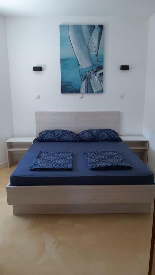 Apartment Mare - Pag Pag Town Bagian luar foto